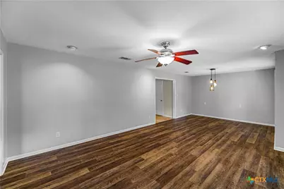 208 Berkshire Lane, Victoria, TX 77904 - Photo 7