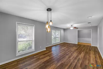 208 Berkshire Lane, Victoria, TX 77904 - Photo 5