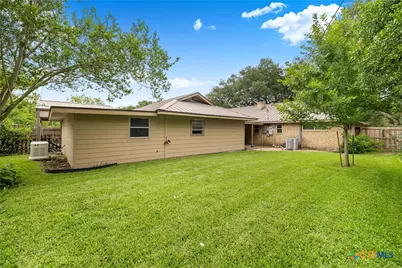 208 Berkshire Lane, Victoria, TX 77904 - Photo 35