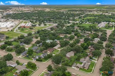208 Berkshire Lane, Victoria, TX 77904 - Photo 31