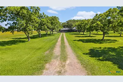 725 County Road 428, Lolita, TX 77971 - Photo 3