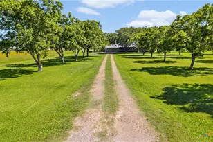 725 Co Rd 428, Lolita, TX 77971 - Photo 3