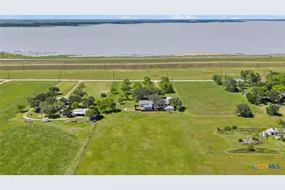 725 County Road 428, Lolita, TX 77971 - Photo 33