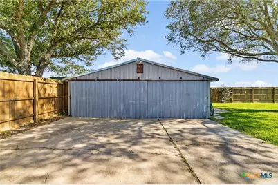 725 County Road 428, Lolita, TX 77971 - Photo 25
