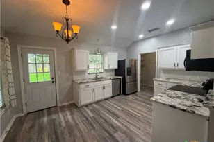 114 Palomino, Victoria, TX 77904 - Photo 3