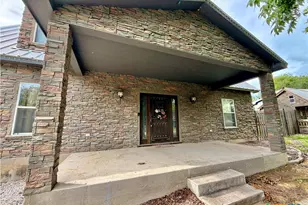 2011 Zint St, Gonzales, TX 78629 - Photo 5