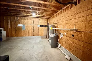 2011 Zint St, Gonzales, TX 78629 - Photo 27