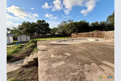 2011 Zint Street, Gonzales, TX 78629 - Photo 33