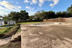 2011 Zint St, Gonzales, TX 78629 - Photo 33