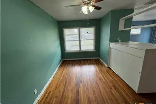 1701 E Mimosa Ave, Victoria, TX 77901 - Photo 11