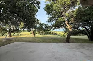 1378 County Rd 1045, Lampasas, TX 76550 - Photo 23