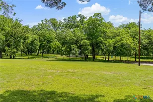1242 Ervendberg Ave, New Braunfels, TX 78130 - Photo 17