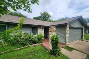 5222 Pine Pl, Austin, TX 78744 - Photo 1