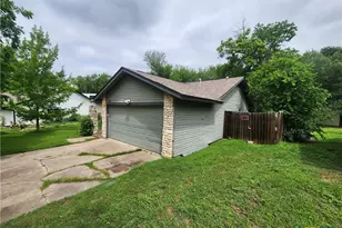 5222 Pine Pl, Austin, TX 78744 - Photo 5