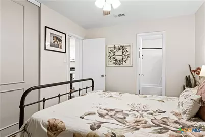 309 Versailles Street, Victoria, TX 77904 - Photo 15