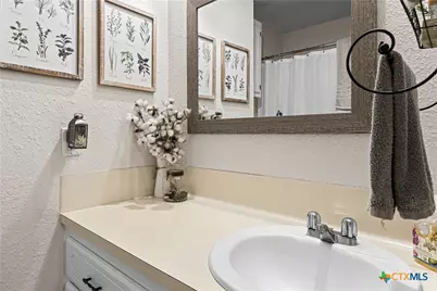 309 Versailles Street, Victoria, TX 77904 - Photo 7