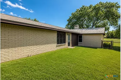 110 Live Oak Street, Gonzales, TX 78629 - Photo 19