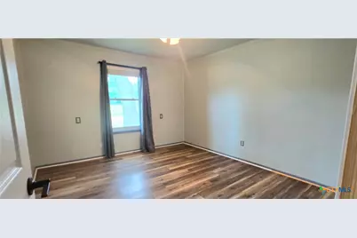 110 Live Oak Street, Gonzales, TX 78629 - Photo 31