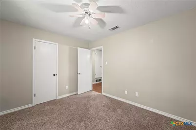 8827 E Highway 190, Lampasas, TX 76550 - Photo 13