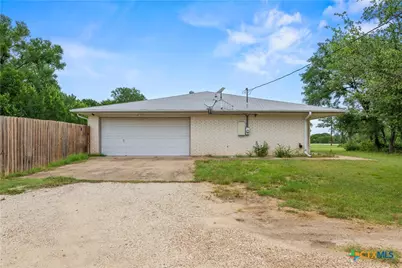 8827 E Highway 190, Lampasas, TX 76550 - Photo 3