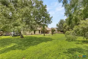 1353 Hunter's Ct, Seguin, TX 78155 - Photo 23