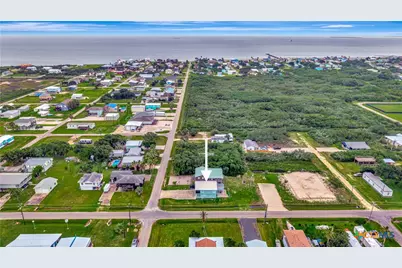 611 W Tyler Avenue, Port O'Connor, TX 77982 - Photo 25