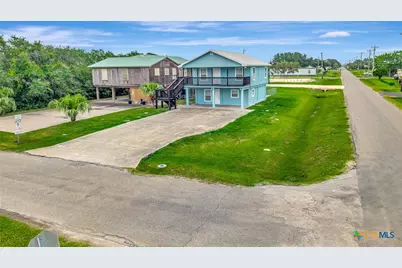 611 W Tyler Avenue, Port O'Connor, TX 77982 - Photo 25