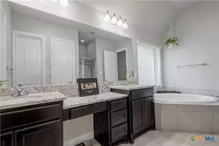 2620 Malboona Mews Dr, New Braunfels, TX 78132 - Photo 15