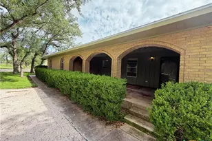 2751 River Oaks Dr, New Braunfels, TX 78132 - Photo 5