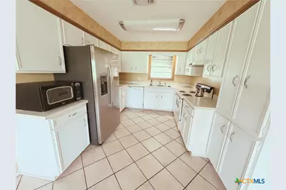2751 River Oaks Drive, New Braunfels, TX 78132 - Photo 9