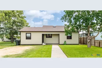 606 E Prairie Street, Cuero, TX 77954 - Photo 1
