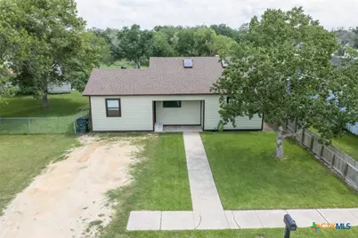 606 E Prairie Street, Cuero, TX 77954 - Photo 3
