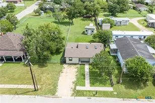606 E Prairie St, Cuero, TX 77954 - Photo 35