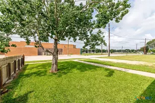 606 E Prairie St, Cuero, TX 77954 - Photo 29