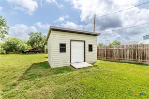 606 E Prairie St, Cuero, TX 77954 - Photo 25