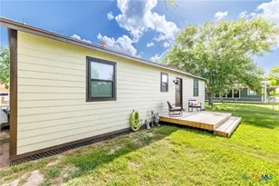 606 E Prairie St, Cuero, TX 77954 - Photo 27
