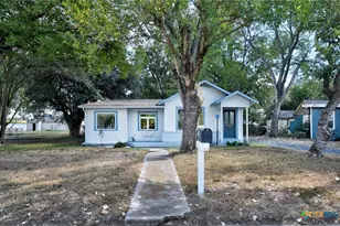 717 S Laurel Ave, Luling, TX 78648 - Photo 1