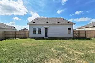 805 Riviera Ct, Seguin, TX 78155 - Photo 21