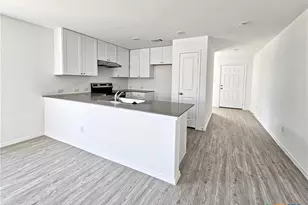 805 Riviera Ct, Seguin, TX 78155 - Photo 3