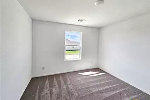 805 Riviera Ct, Seguin, TX 78155 - Photo 13