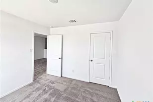 805 Riviera Ct, Seguin, TX 78155 - Photo 15