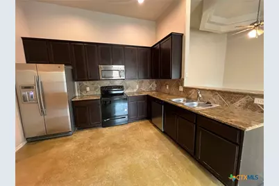 327 Oelkers #B, New Braunfels, TX 78130 - Photo 5