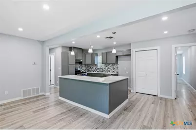 2201 E Colorado Street, Victoria, TX 77901 - Photo 7