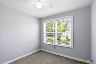 2201 E Colorado St, Victoria, TX 77901 - Photo 11