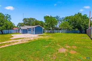 2201 E Colorado St, Victoria, TX 77901 - Photo 23
