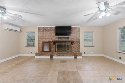 8606 State Highway 123, Stockdale, TX 78160 - Photo 9