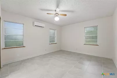 8606 State Highway 123, Stockdale, TX 78160 - Photo 13