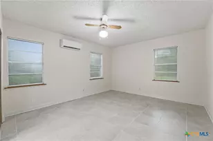 8606 State Hwy 123, Stockdale, TX 78160 - Photo 13