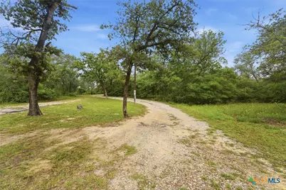 8606 State Highway 123, Stockdale, TX 78160 - Photo 9