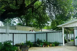 693 Garcitas Creek Rd, Inez, TX 77968 - Photo 9